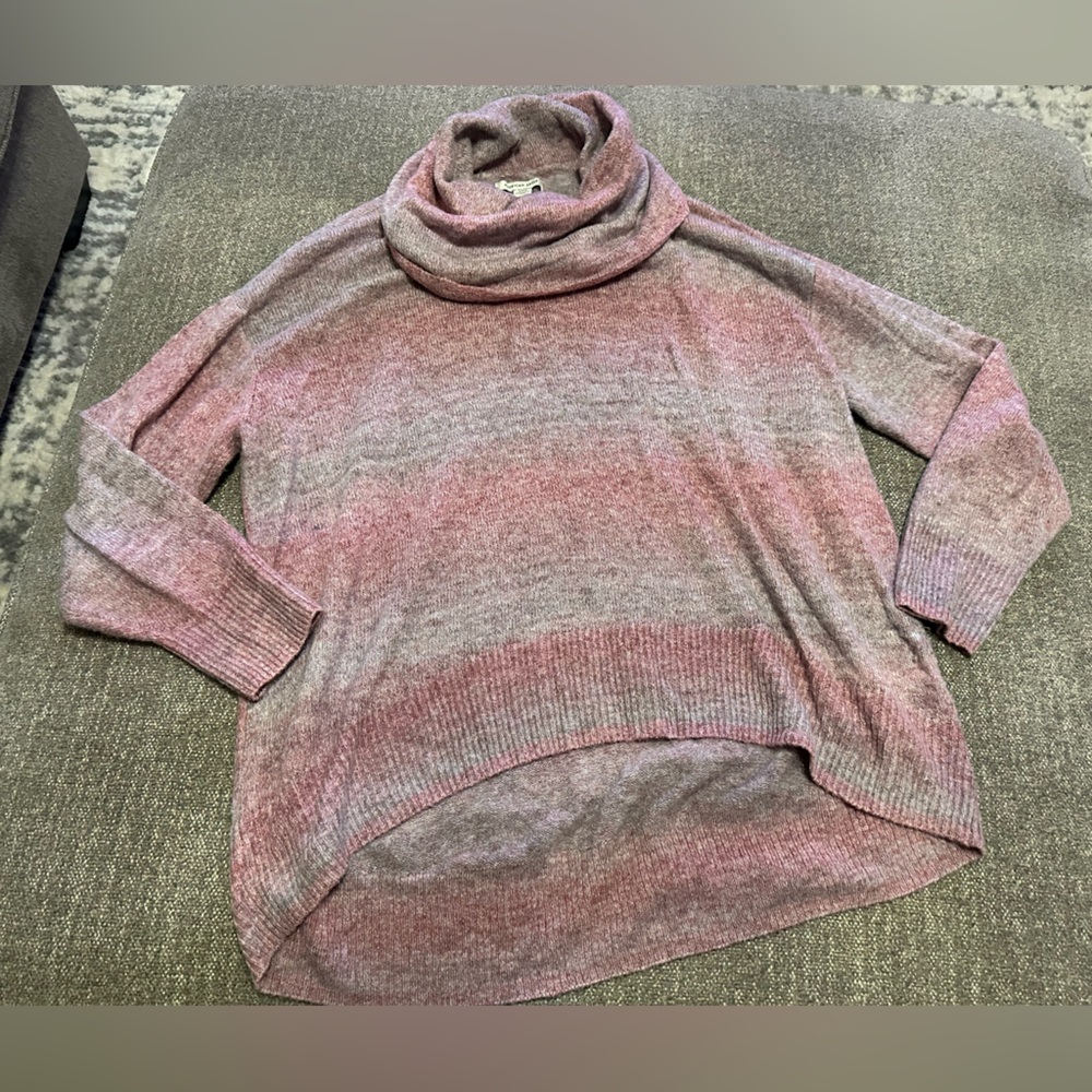 American Eagle Women’s Sweater
Size Small